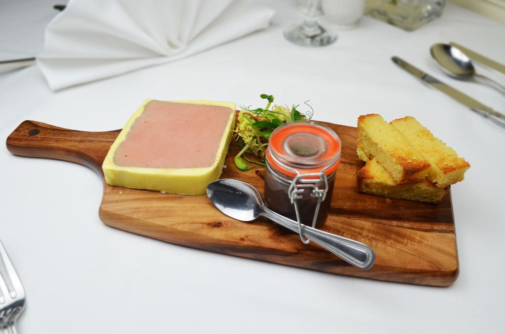 Bedford Hotel 리탬 세인트 앤스 외부 사진